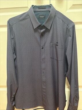 7 Diamonds dark purple dot pattern men’s shirt. Only ever dry cleaned.